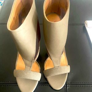 Women’s high heeled shoes